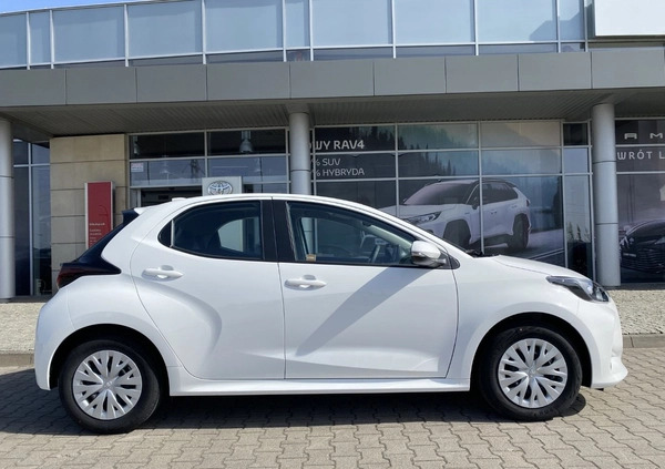 Toyota Yaris cena 93500 przebieg: 10, rok produkcji 2023 z Kalisz małe 529